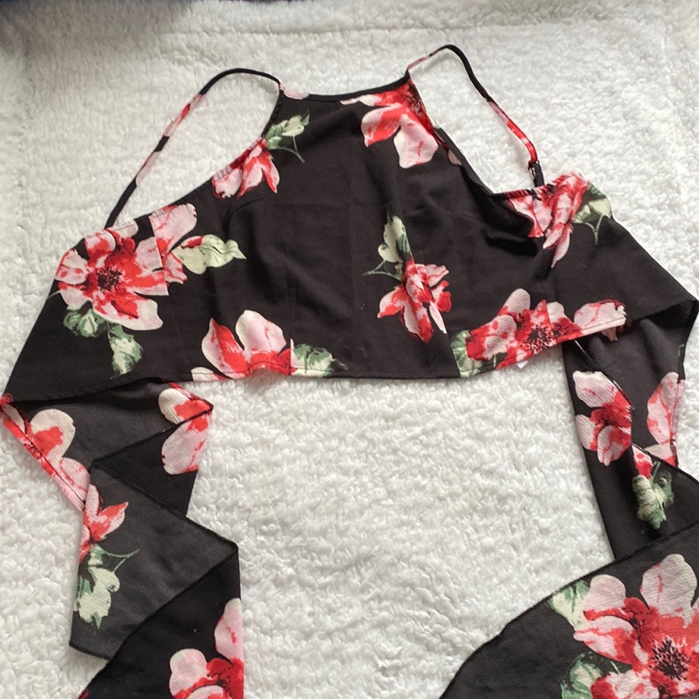 ZaFul Tie back, cropped top NWOT Medium